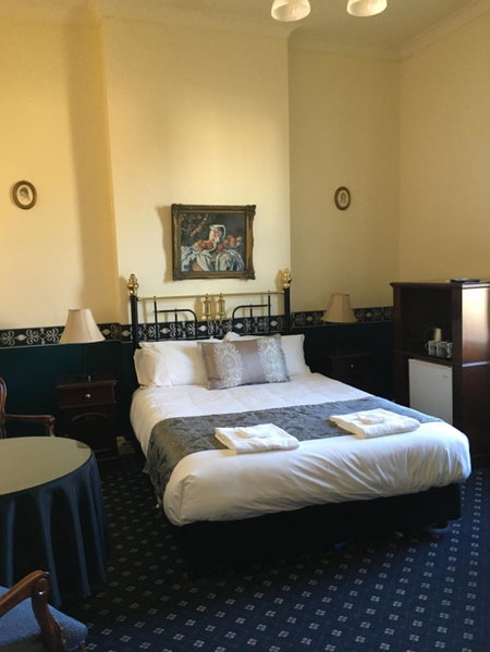 Toorak Manor Hotel Free Parking, South Yarra, Australia