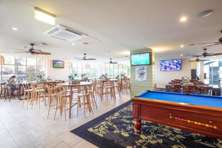 Nightcap at Commercial Hotel, Gold Coast, Australia