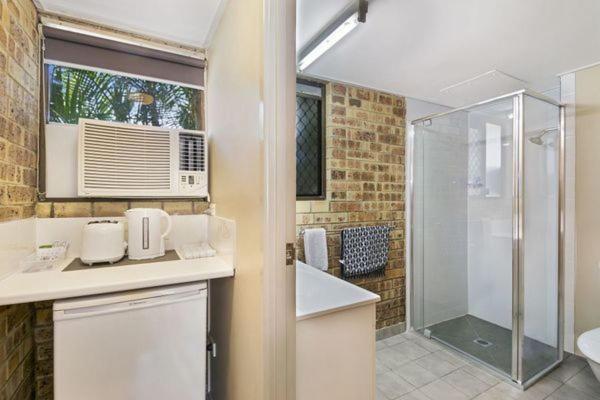 Golden Beach Motor Inn, Caloundra, Caloundra, Australia
