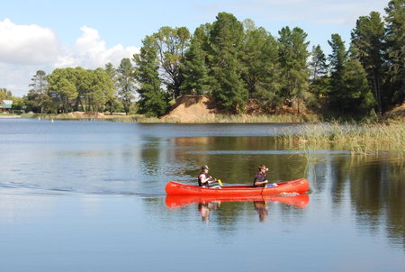 Beechworth Lake Sambell Caravan Park, Beechworth, Australia