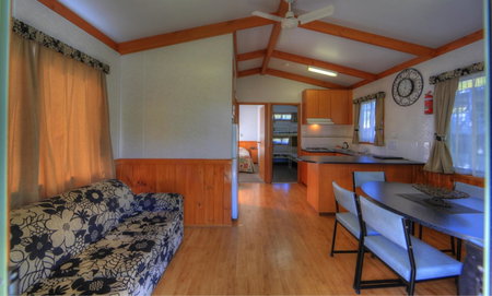 Beechworth Lake Sambell Caravan Park, Beechworth, Australia