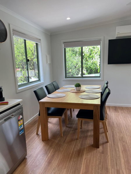 Beechworth Lake Sambell Caravan Park, Beechworth, Australia