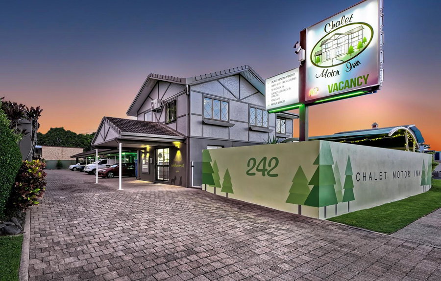 Chalet Motor Inn, Bundaberg, Australia