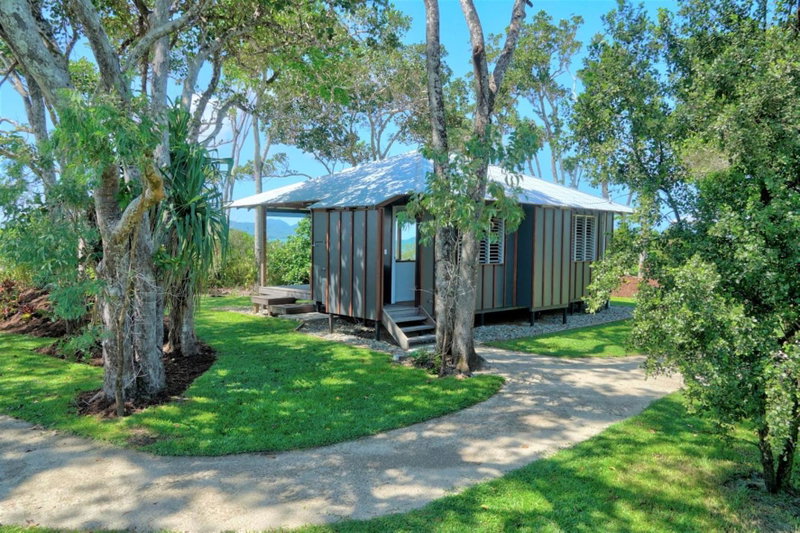 The Bungalows - Absolute Beachfront, Mission Beach, Australia