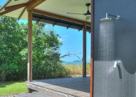 The Bungalows - Absolute Beachfront, Mission Beach, Australia