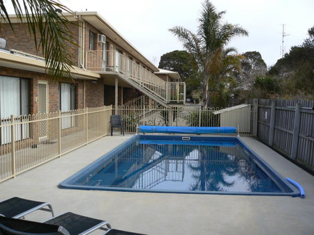 Allambi Holiday Apartments, Lakes Entrance, Australia