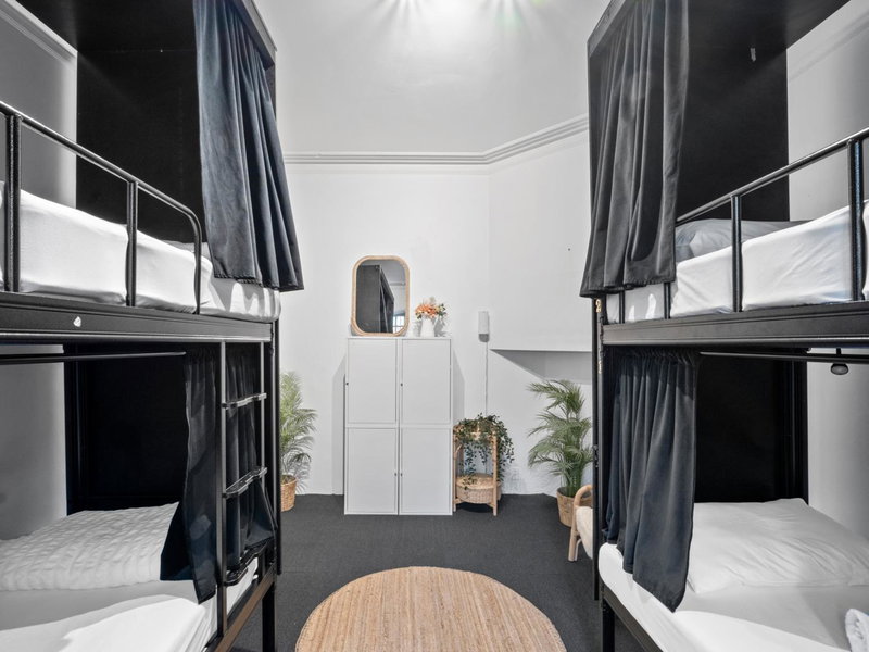 Potts Point Budget Stay - Near Kings Cross Station - Self Check-in, Sydney, Australia