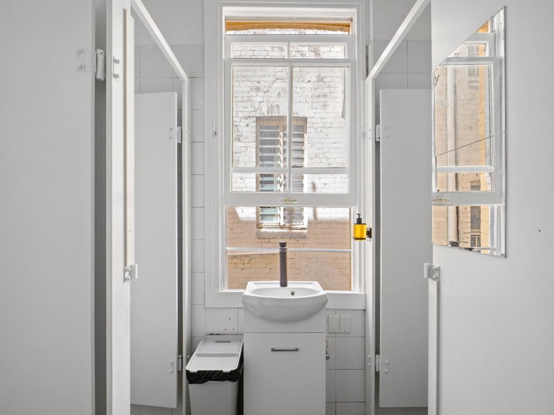 Potts Point Budget Stay - Near Kings Cross Station - Self Check-in, Sydney, Australia