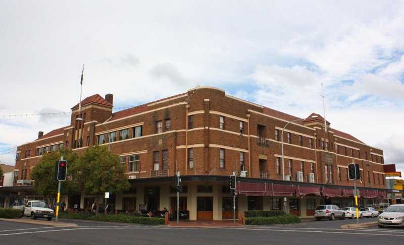 The Sampson - Orange, Orange, Australien