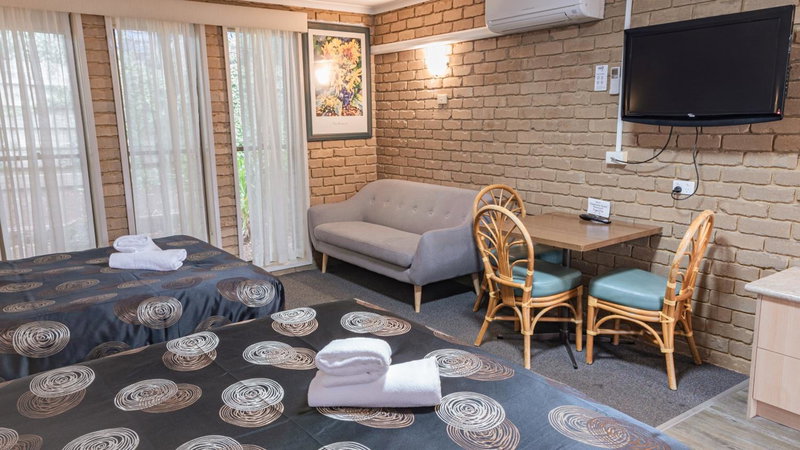 Tropicana Motor Inn, Cowes, Australia