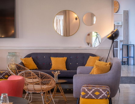 Kyriad Lyon Est - Bron Eurexpo Le Cottage, Bron, Франция