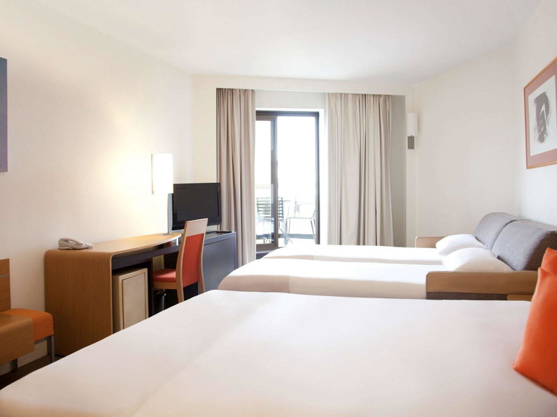 Novotel Pau Pyrénées, Lescar, France