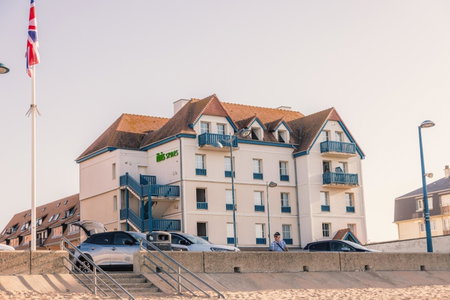 ibis Styles Deauville Villers Plage, Villers-sur-Mer, France