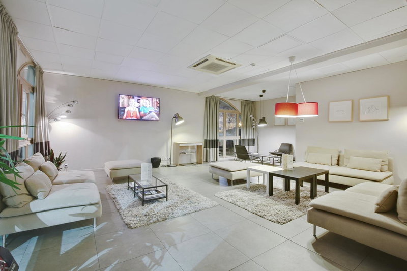 Hôtel l'Amandier, Nanterre, France