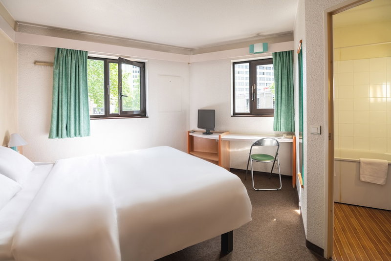 B&B HOTEL Rouen Centre Rive Gauche, Rouen, France
