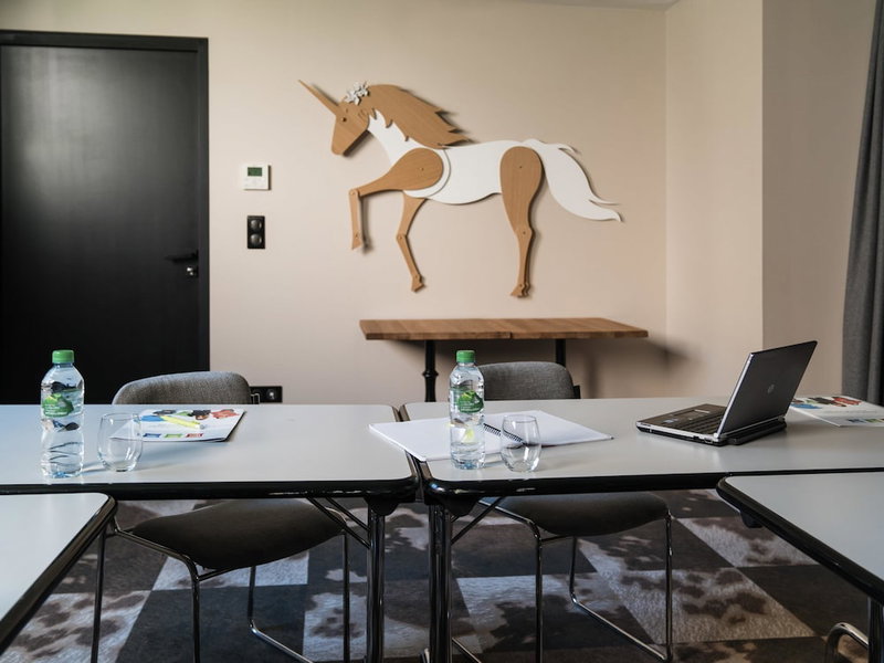 ibis Styles Laval Centre Gare, Laval, France