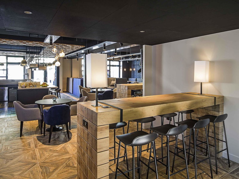 ibis Styles Laval Centre Gare, Laval, France