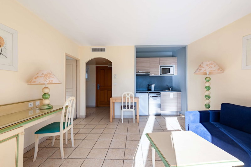 ResidHotel Golf Grand Avignon, Vedene, France