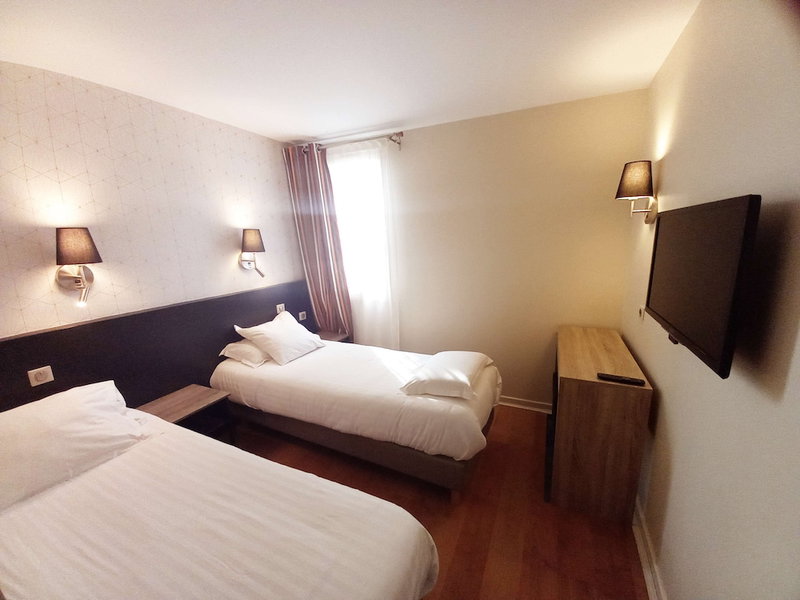 Kyriad Nimes Ouest, Nîmes, France