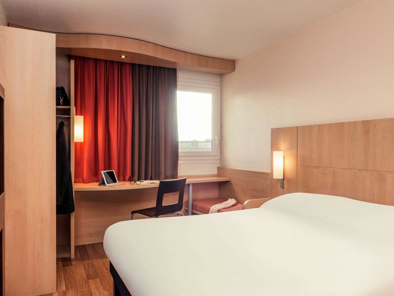 ibis Epinay sur Seine - Gennevilliers, Épinay-sur-Seine, Francia
