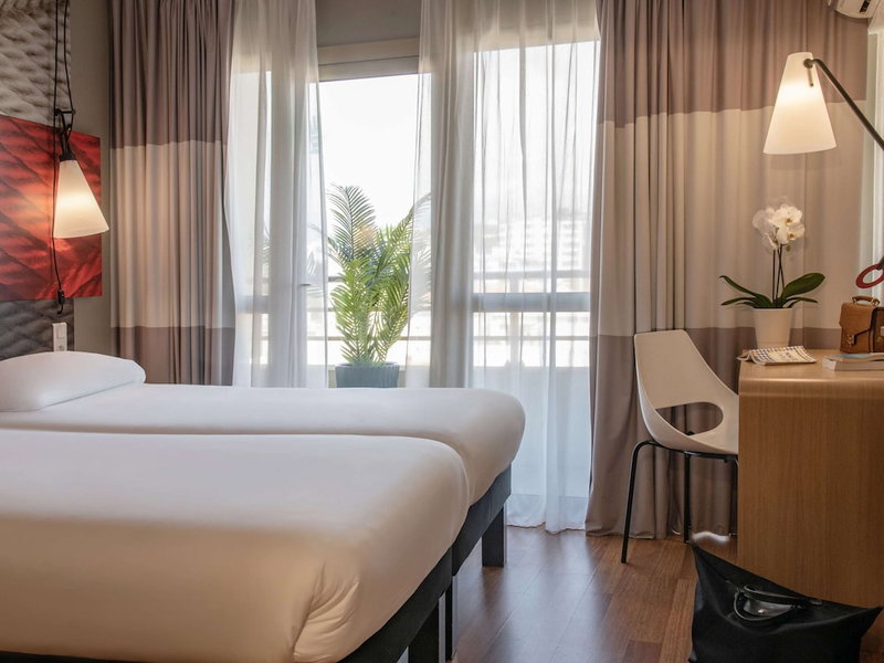ibis Cannes Plage La Bocca, Cannes, Франция
