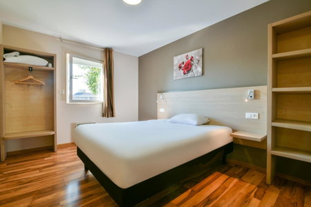 B&B HOTEL Bollène, Bollène, France