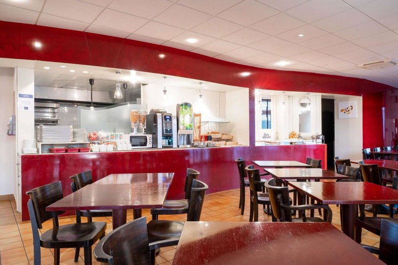 Comfort Hotel Montlucon, Montluçon, France