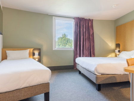 B&B HOTEL Clermont-Ferand Nord Riom, Riom, France