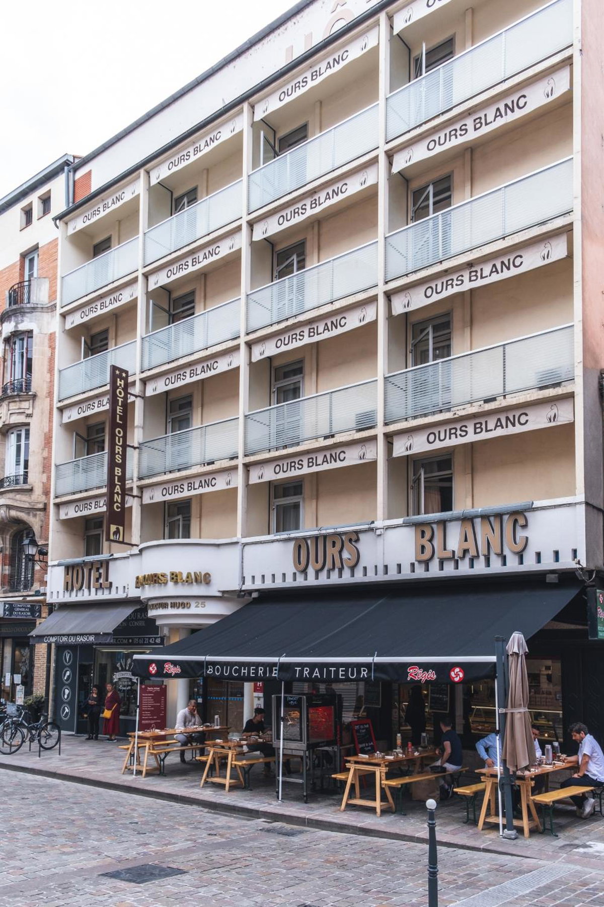Отель · Hôtel Le Moderne, Toulouse
