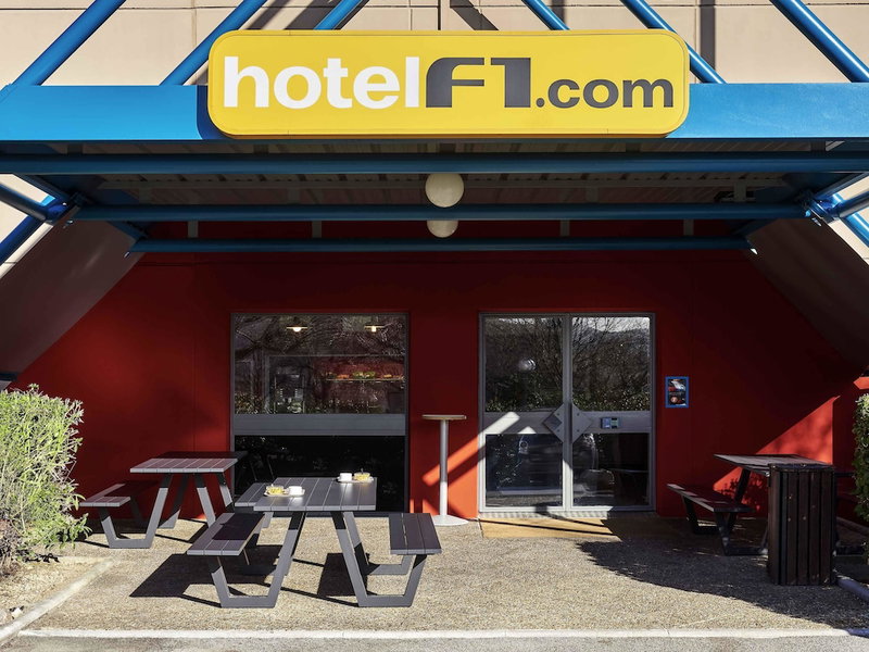 hotelF1 Geneve Ferney Airport, Ferney-Voltaire, Франция