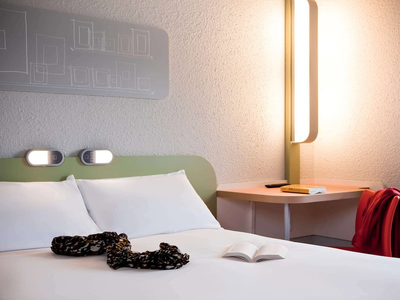ibis budget Pontault Combault RN4 Marne la Vallée, Pontault-Combault, France