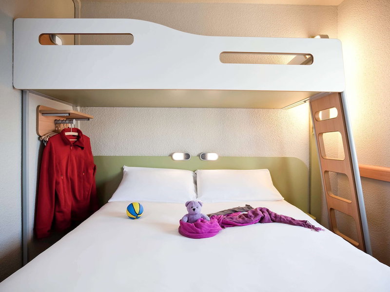 ibis budget Pontault Combault RN4 Marne la Vallée, Pontault-Combault, France
