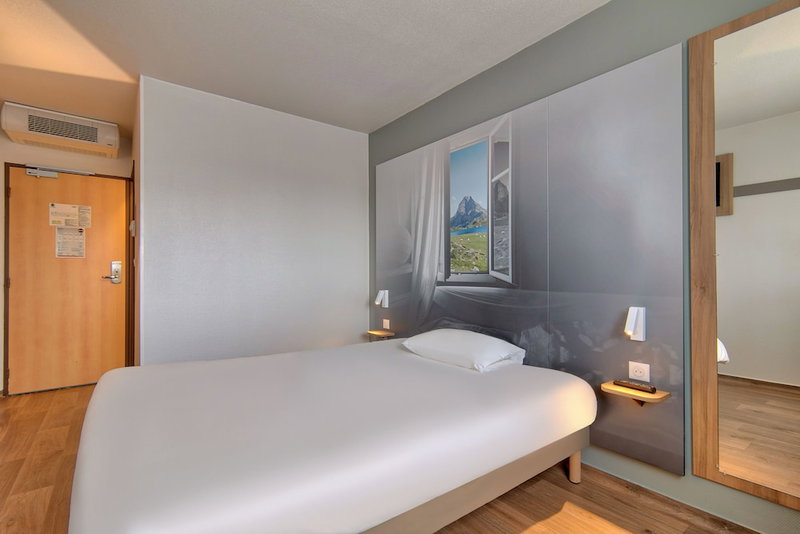 B&B HOTEL Pau Lescar, Lescar, France