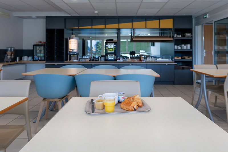 B&B HOTEL Pau Lescar, Lescar, France