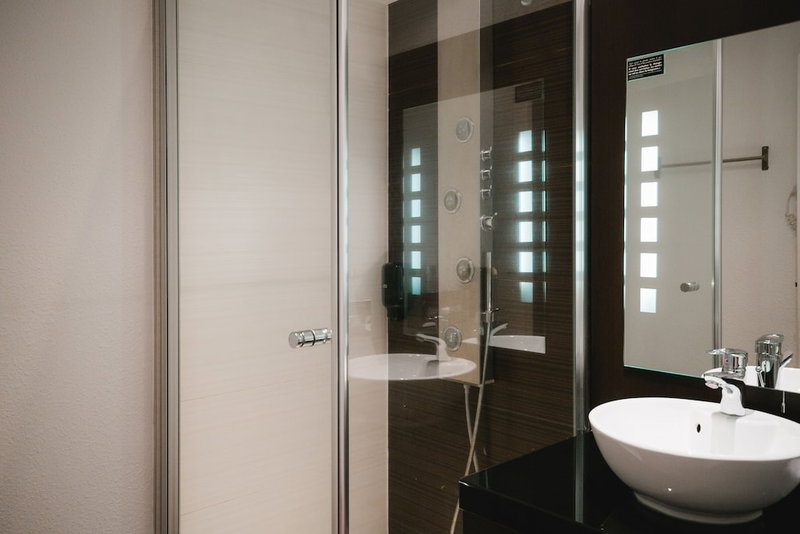 Zenia Hotel & Spa, Proville, France