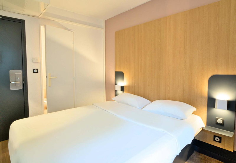 B&B HOTEL Dreux Centre, Dreux, France