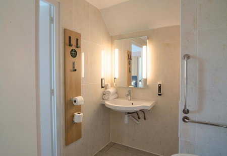 B&B HOTEL Dreux Centre, Dreux, France
