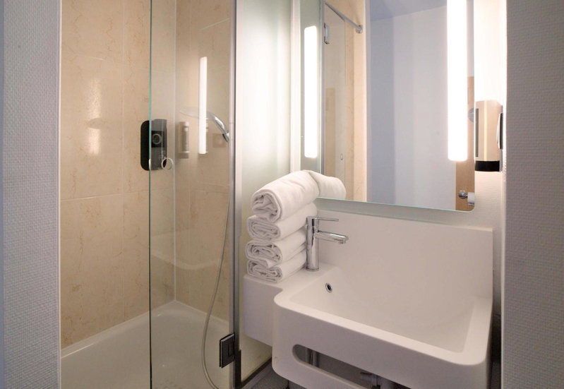 B&B HOTEL Dreux Centre, Dreux, France