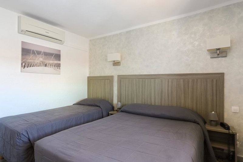 Hotel Les Palmiers En Camargue, Saintes-Maries-de-la-Mer, France