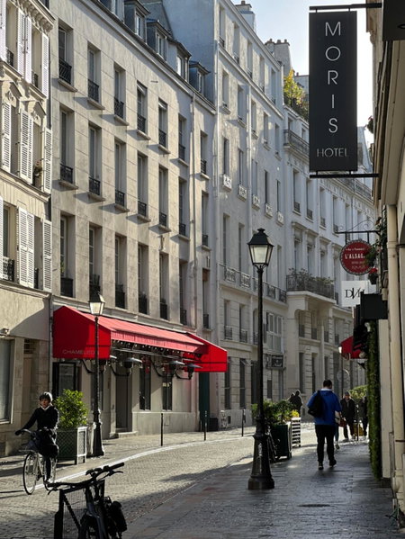 Moris Grands Boulevards, Paris, Francia