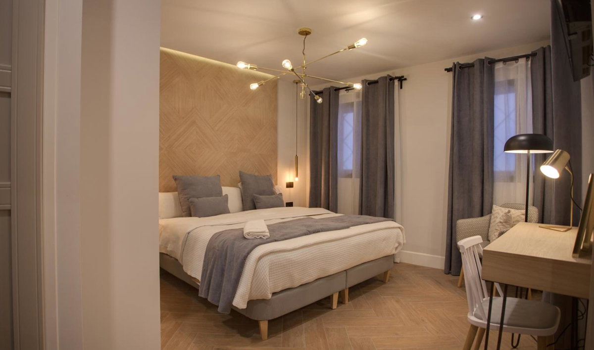 Отель · SUITES YOU Soho, Madrid