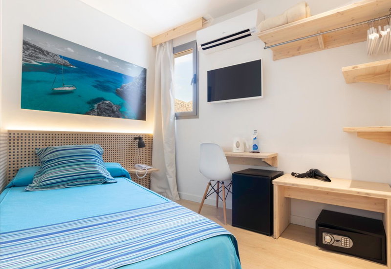 Eolo Affiliated by FERGUS, Port de Pollensa, Spain