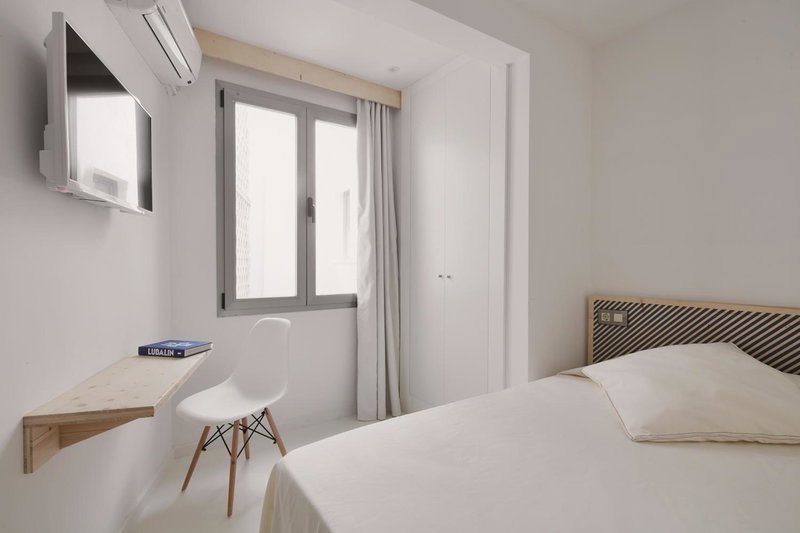 Eolo Affiliated by FERGUS, Port de Pollensa, Spain
