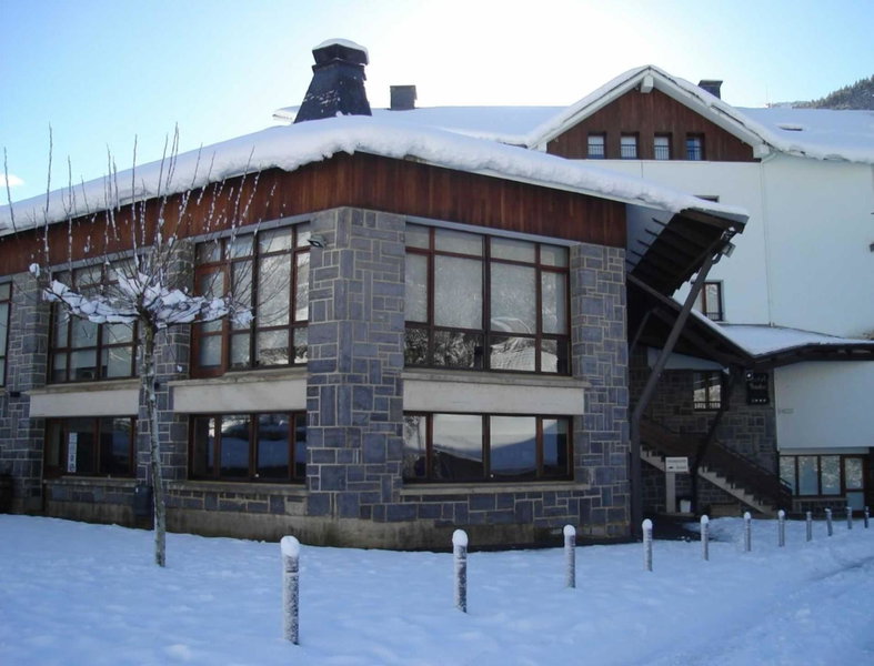 Hotel y Apartamentos SNÖ Isaba, Isaba, Spain
