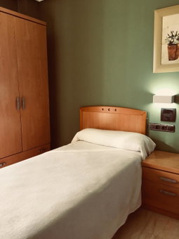 Hostal Meseguer, El Altet, España