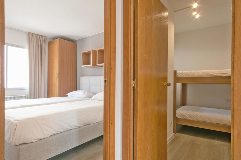 Apartamentos Barcarola, Salou, Spain