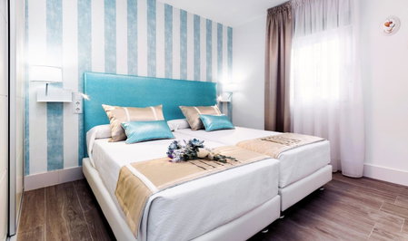 Apartamentos Perla Marina, Nerja, Spain