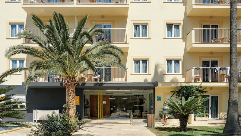 Cabot Tres Torres Apartamentos, Palma de Mallorca, Испания