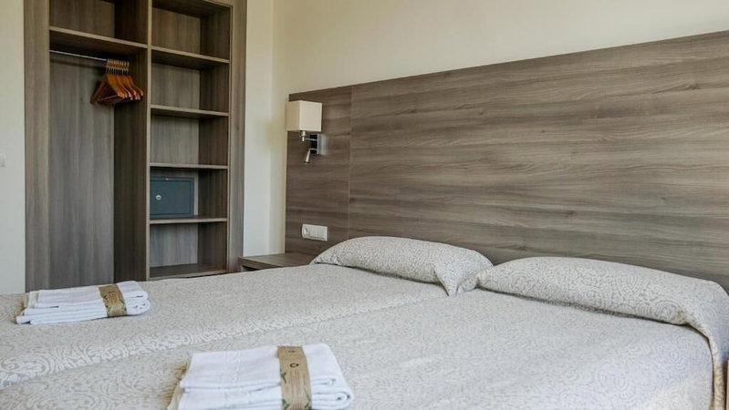 Cabot Tres Torres Apartamentos, Palma de Mallorca, Испания