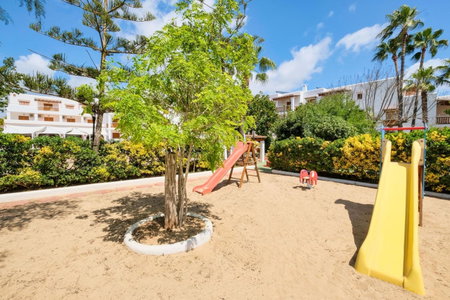 azuLine Apartamentos Can Sanso, Santa Eularia des Riu, España